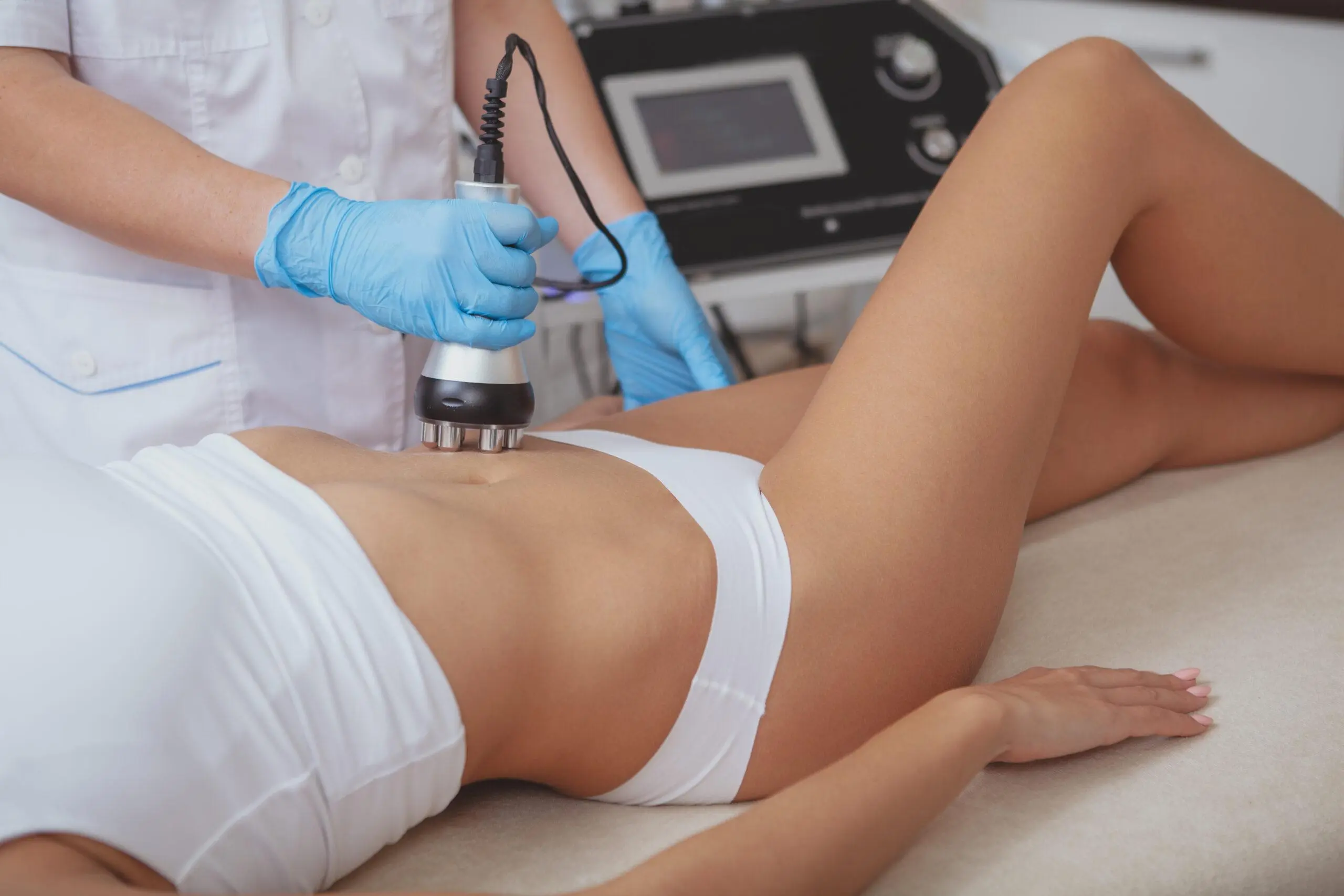 Advanced radiofrequency body contouring device in a clinical wellness room